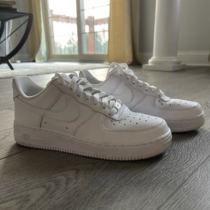NEW NIKE AIR FORCE ONES